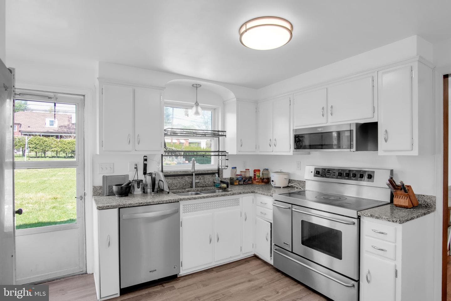 3736 Sharon Street photo 8