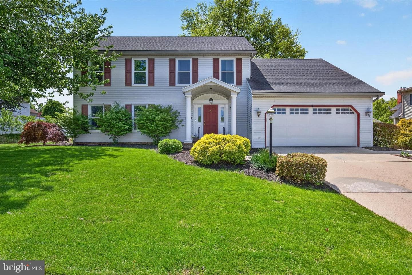 570 James Drive photo 1