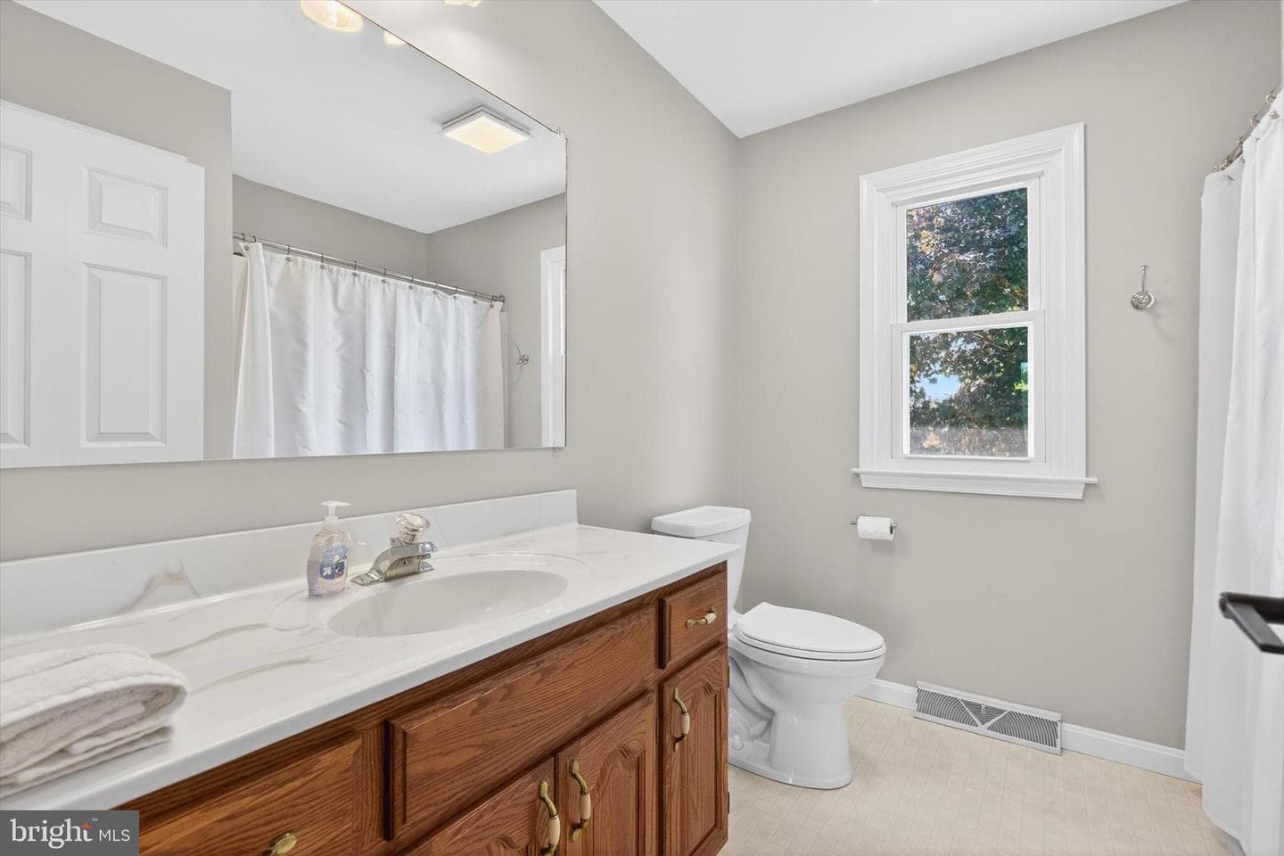 570 James Drive photo 24