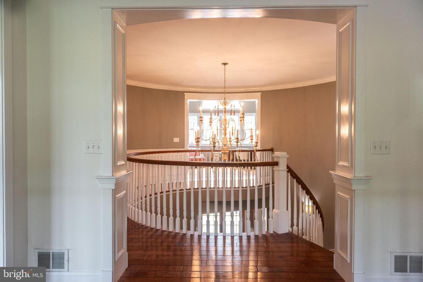 710 Longview Drive photo 32
