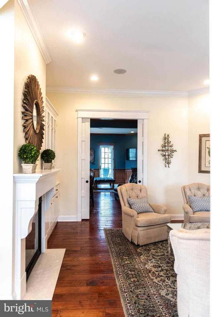 710 Longview Drive photo 6
