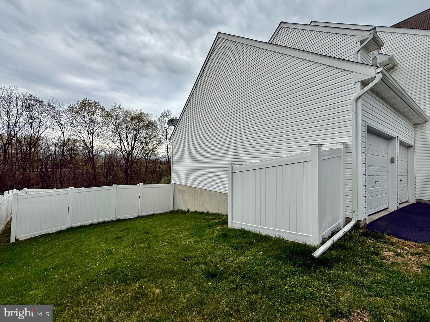 1813 Silverleaf Lane photo 11