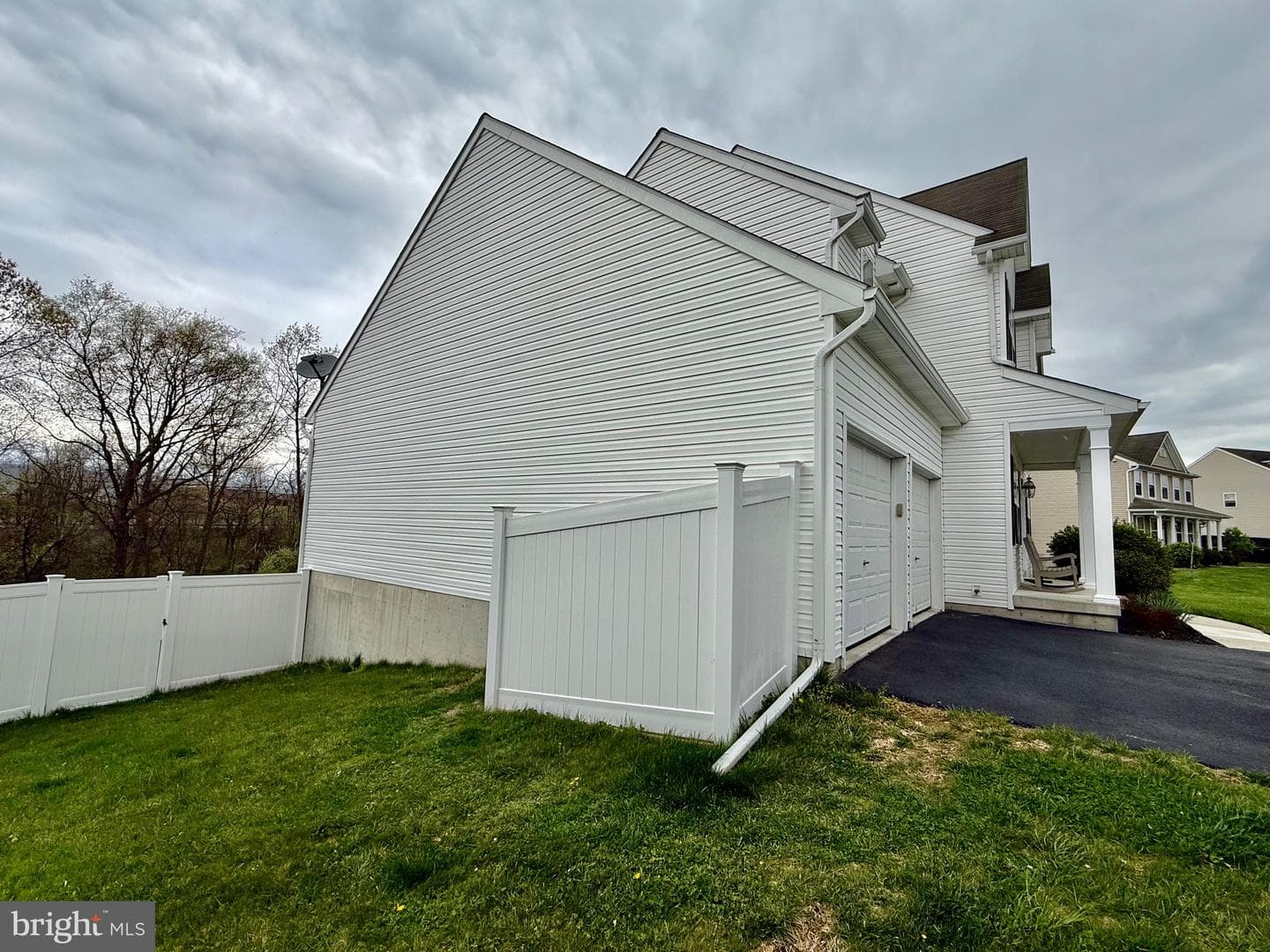 1813 Silverleaf Lane photo 12
