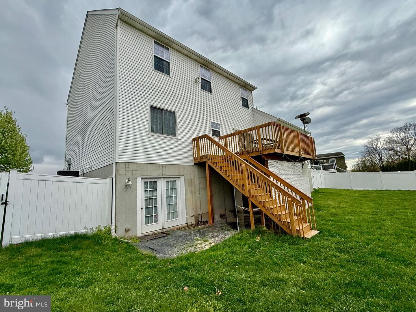 1813 Silverleaf Lane photo 7