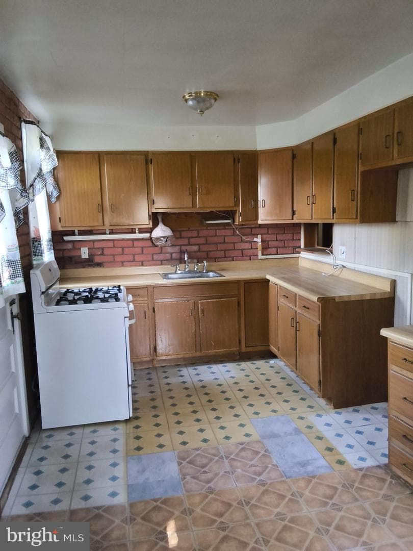 6291 Huntingdon Street photo 5