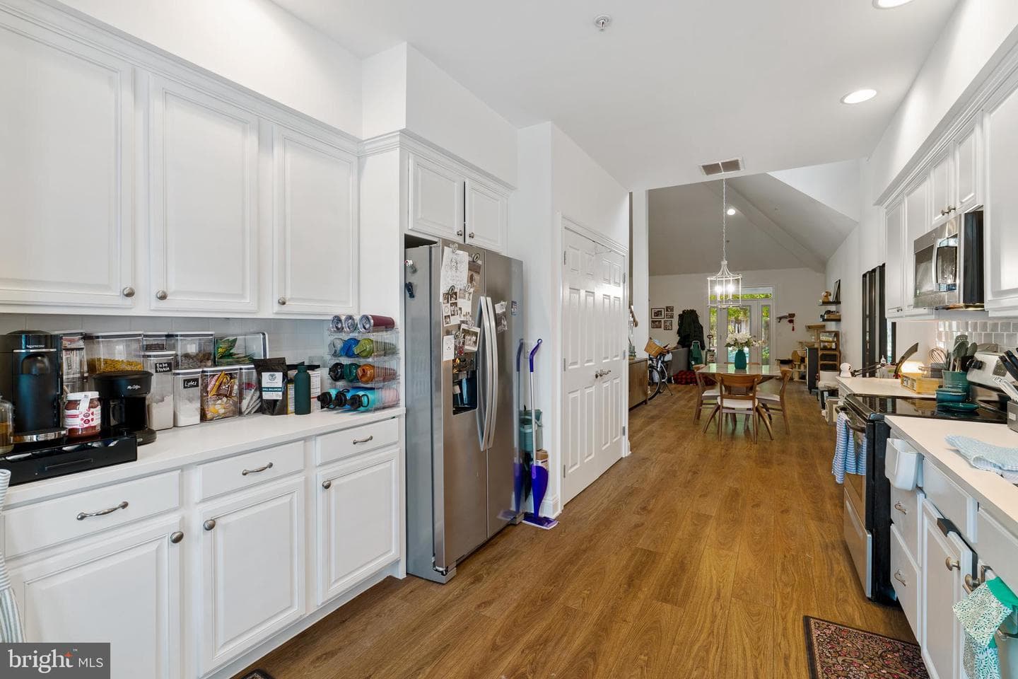 107 High Pointe Drive photo 10