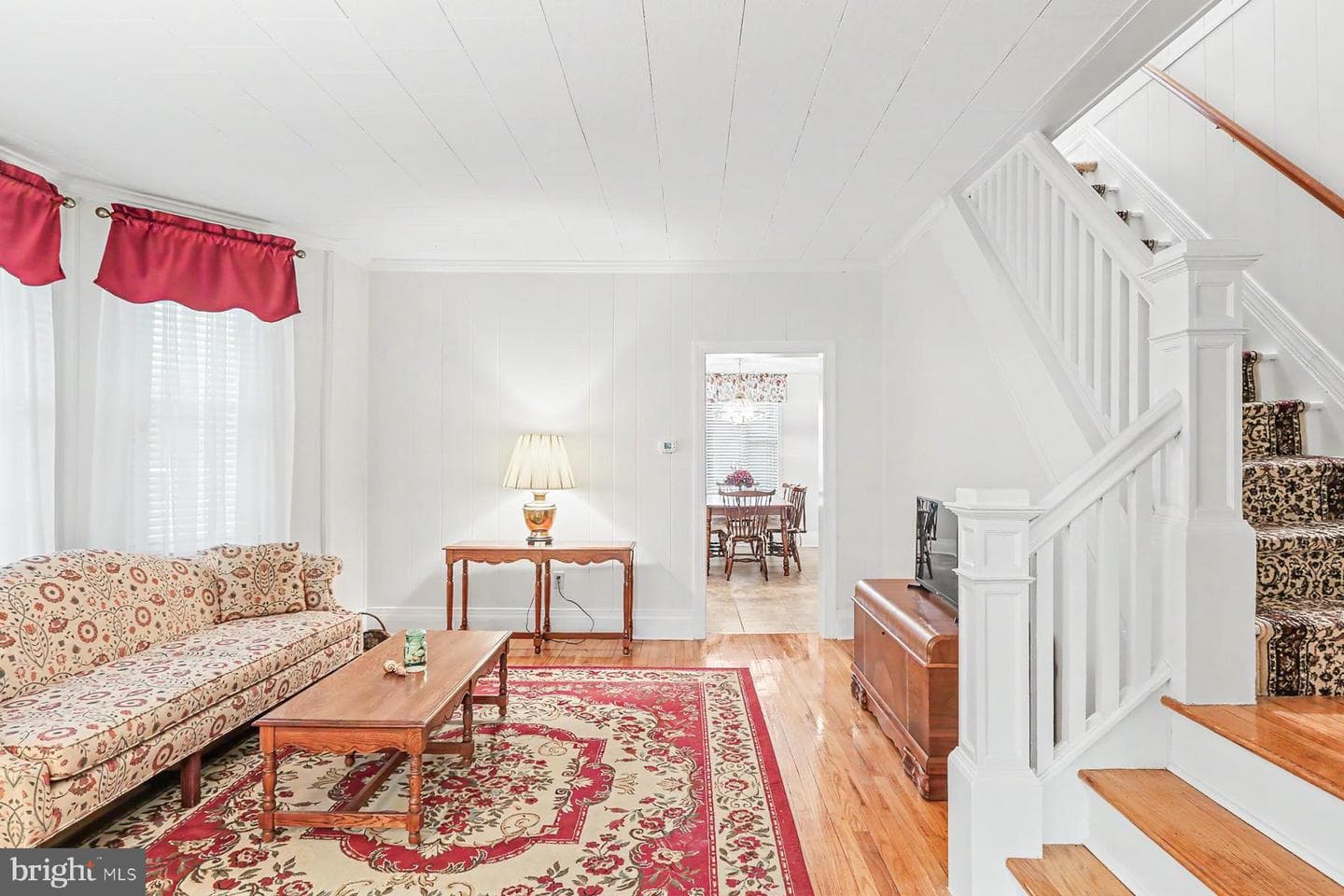 686 Highland Street photo 10