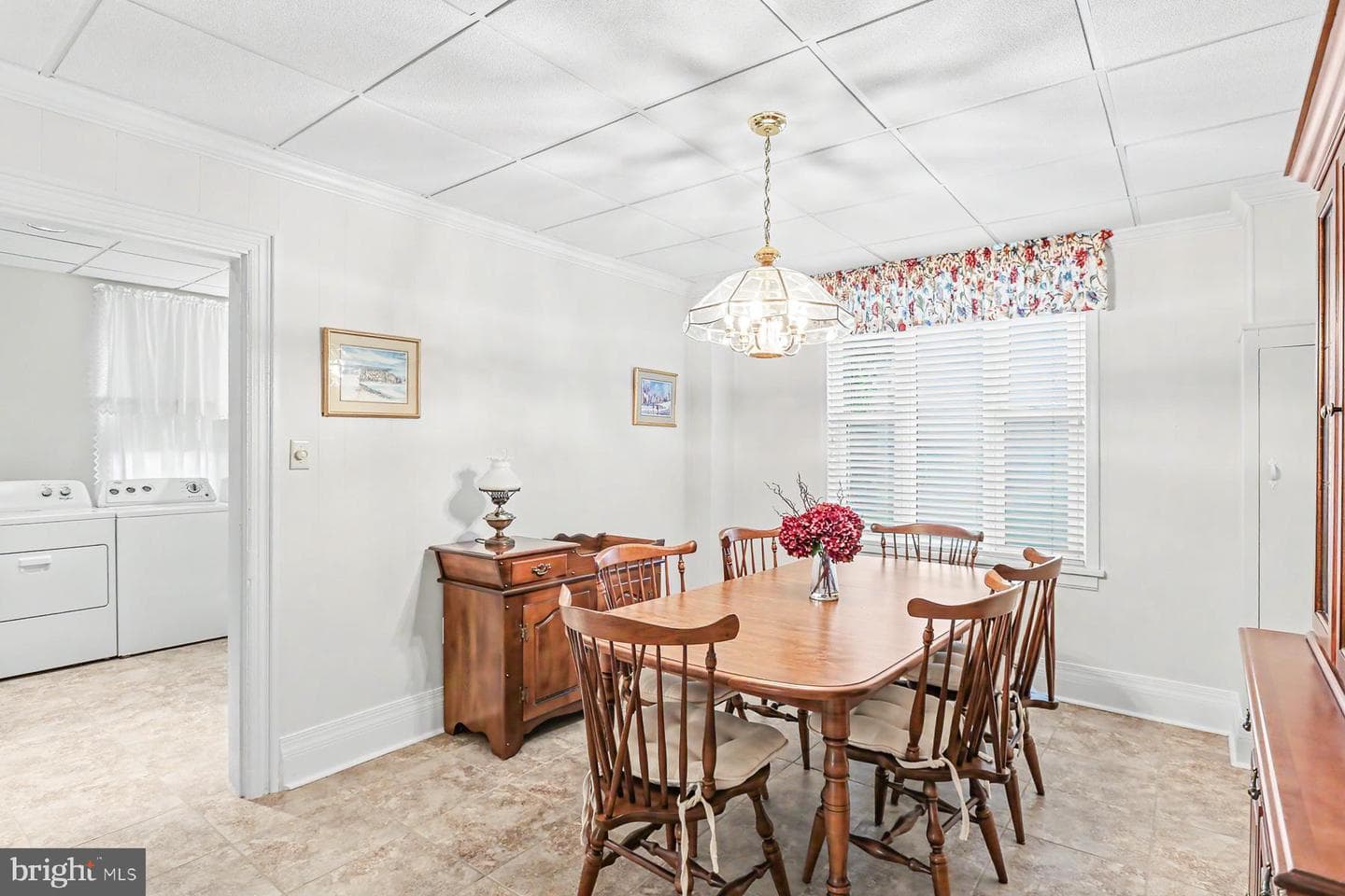 686 Highland Street photo 16