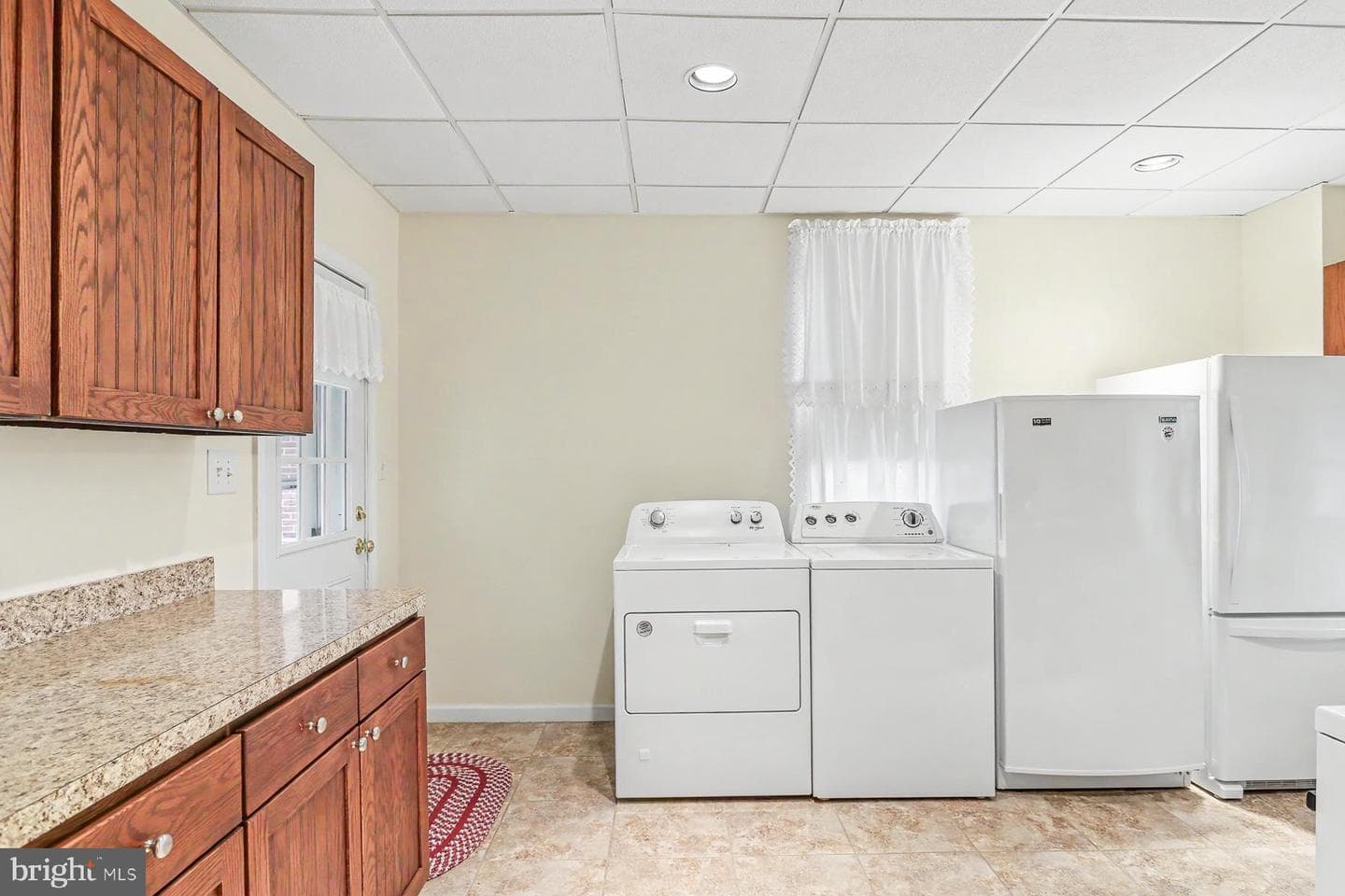 686 Highland Street photo 19