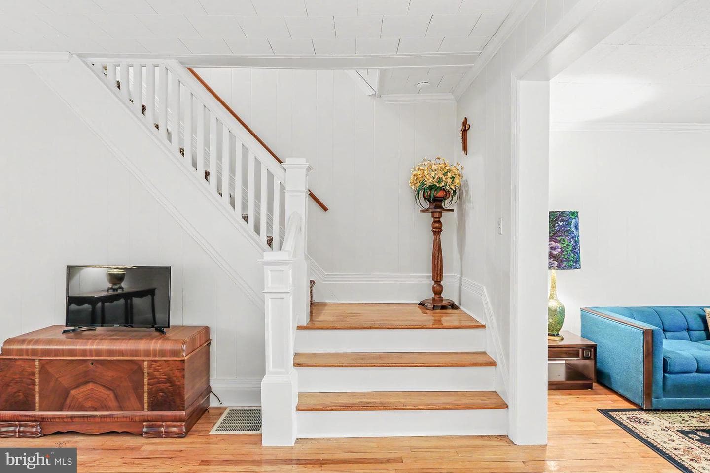 686 Highland Street photo 20