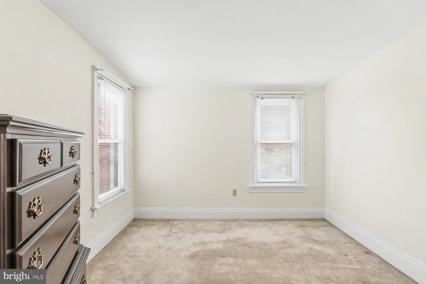 686 Highland Street photo 24