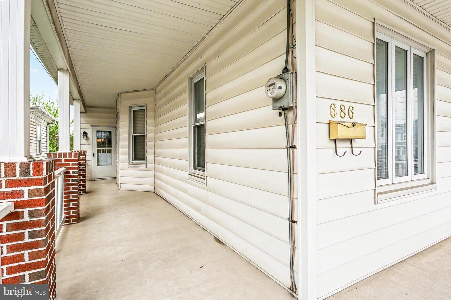 686 Highland Street photo 3