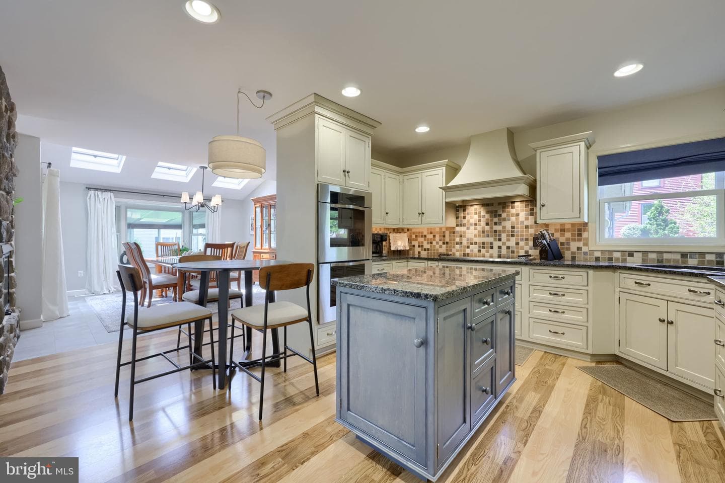 320 Highland Road photo 8