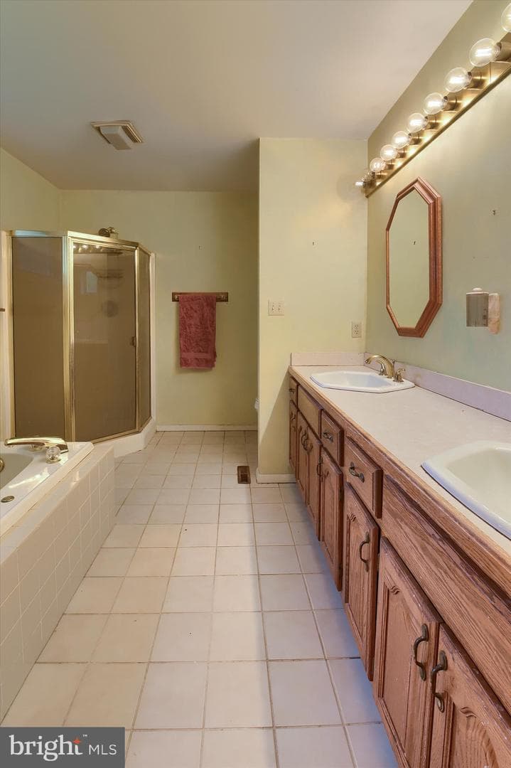 8 Pheasant Drive photo 40