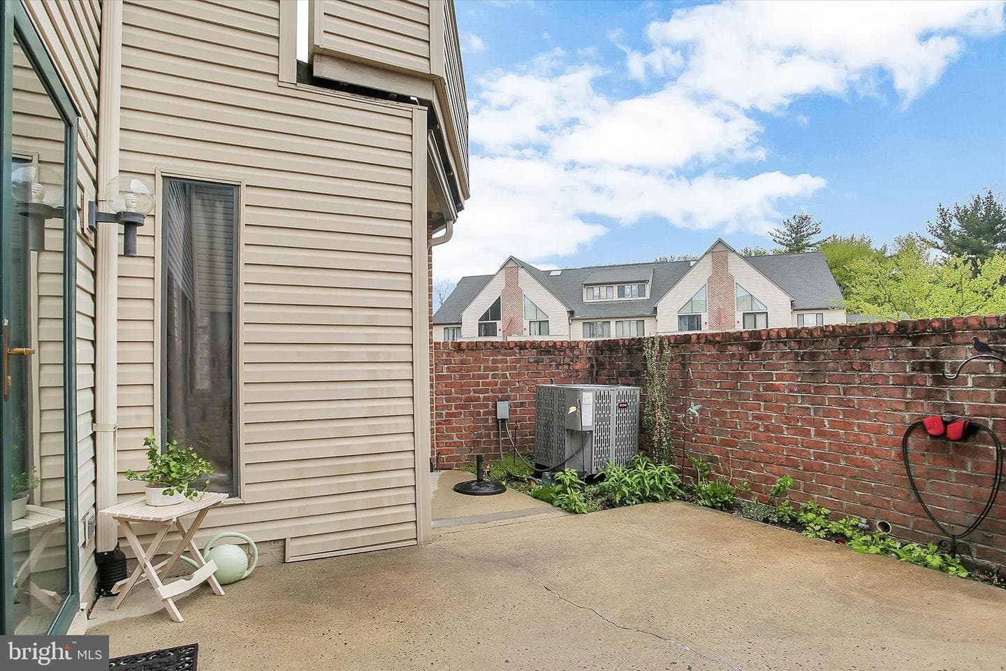 505 Cherrington Drive photo 3
