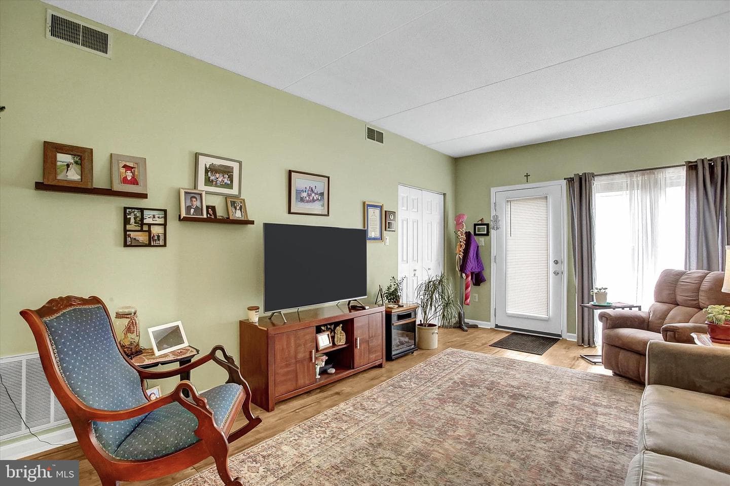 505 Cherrington Drive photo 5