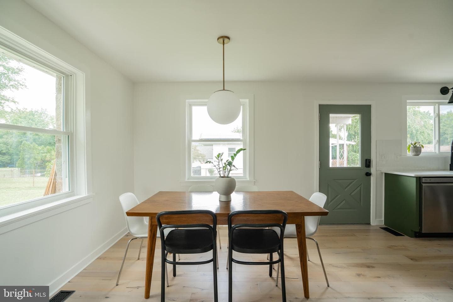 6120 Catherine Street photo 13