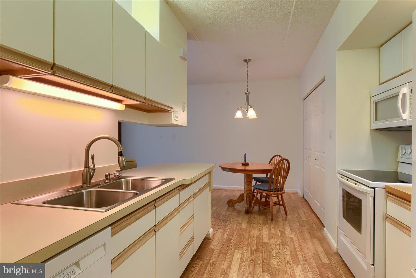 1105 Cherrington Drive photo 12