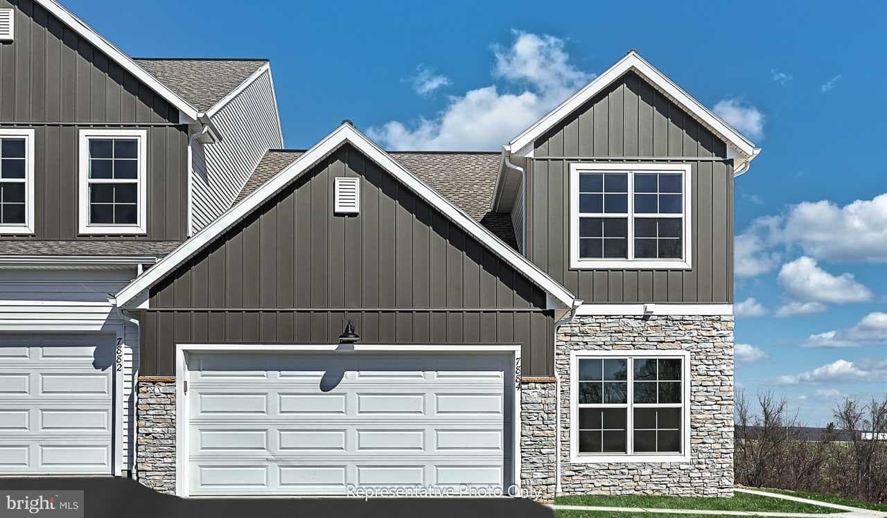 7827 Oak Brook Drive, Harrisburg