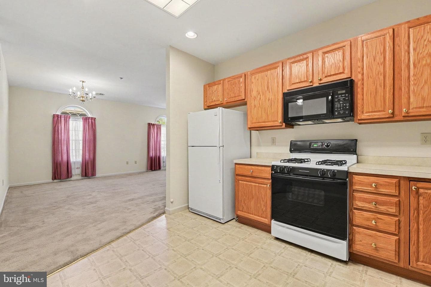 141 Leonard Lane photo 11