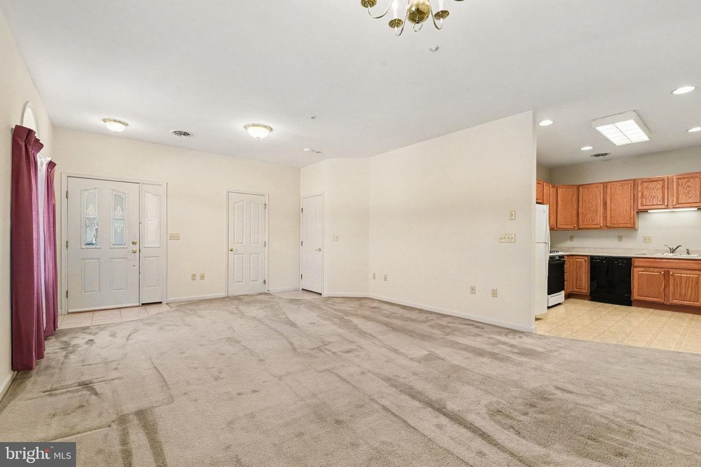 141 Leonard Lane photo 8