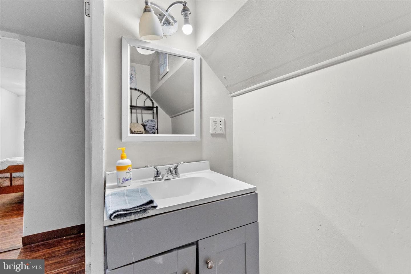 241 Maclay Street photo 26