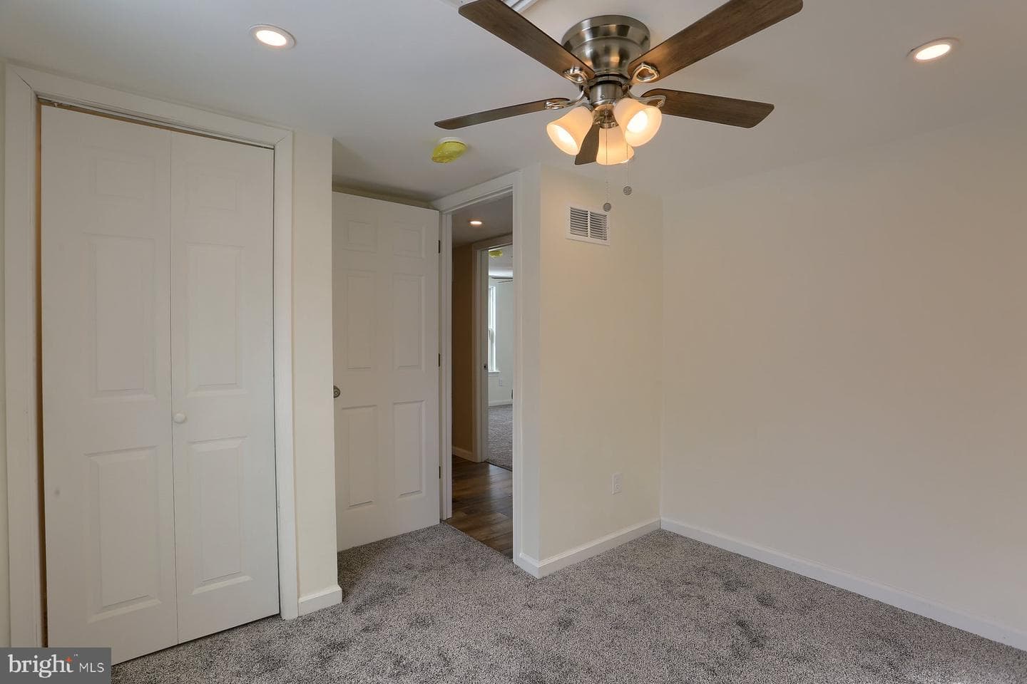 416 Penn Street photo 19