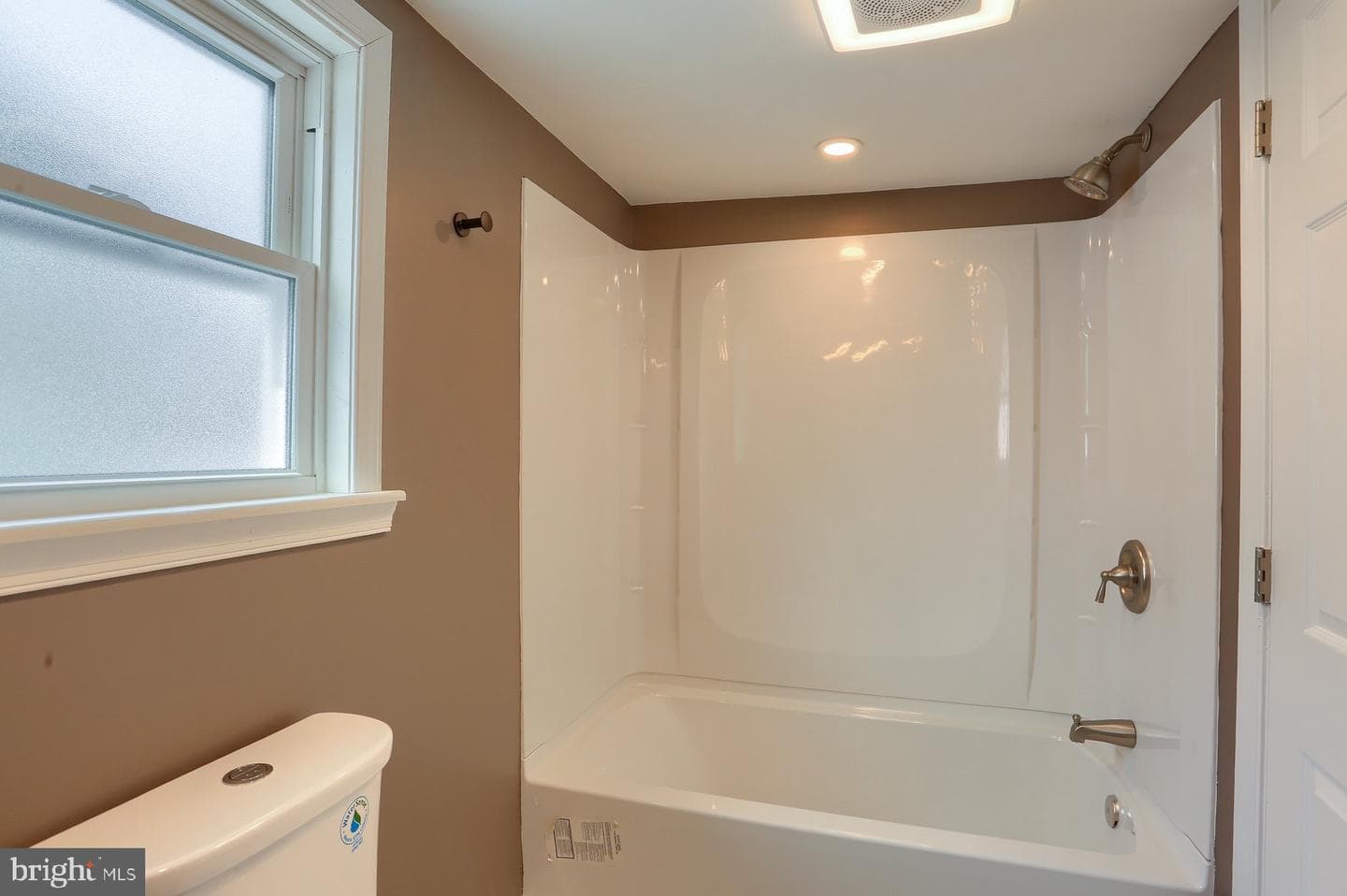 416 Penn Street photo 25