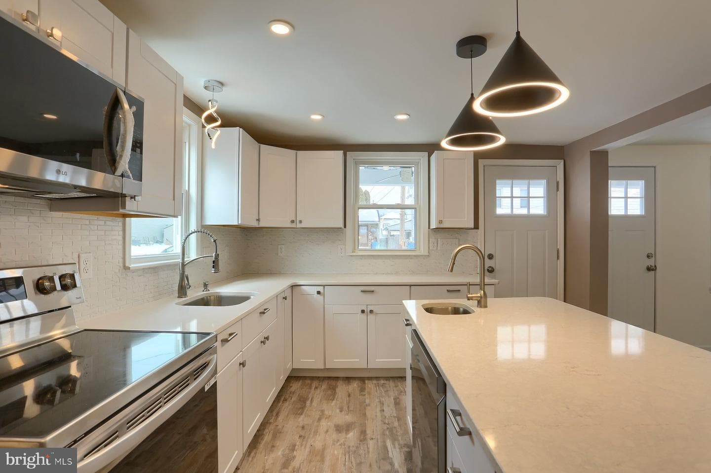 416 Penn Street photo 8