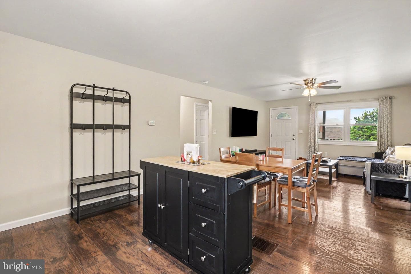 174 Hollywood Drive photo 11