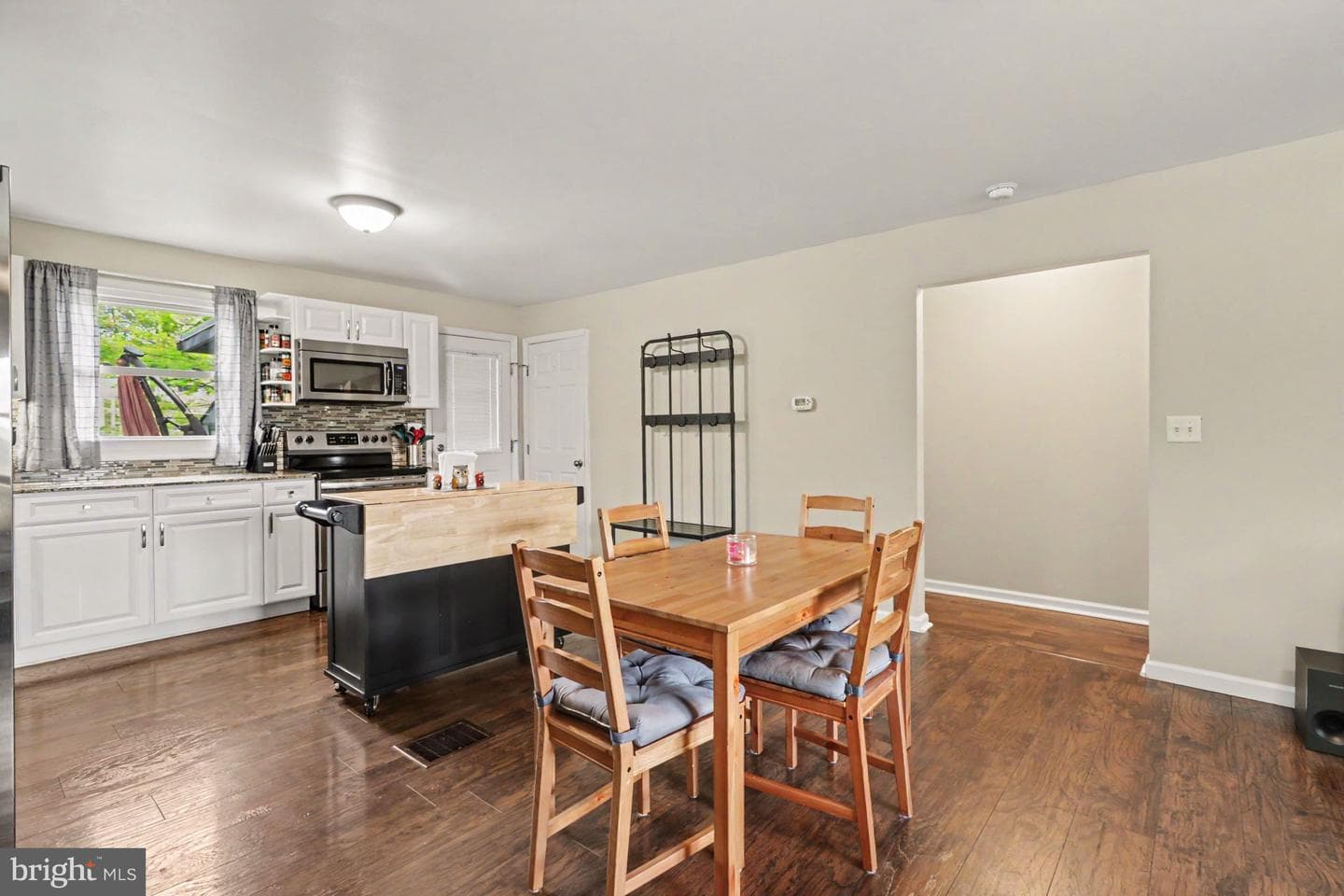 174 Hollywood Drive photo 12