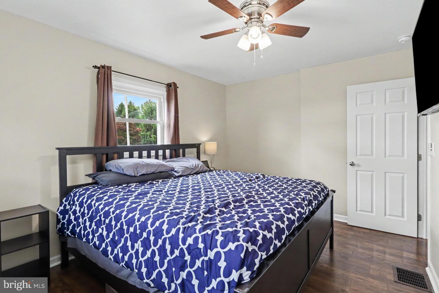 174 Hollywood Drive photo 14