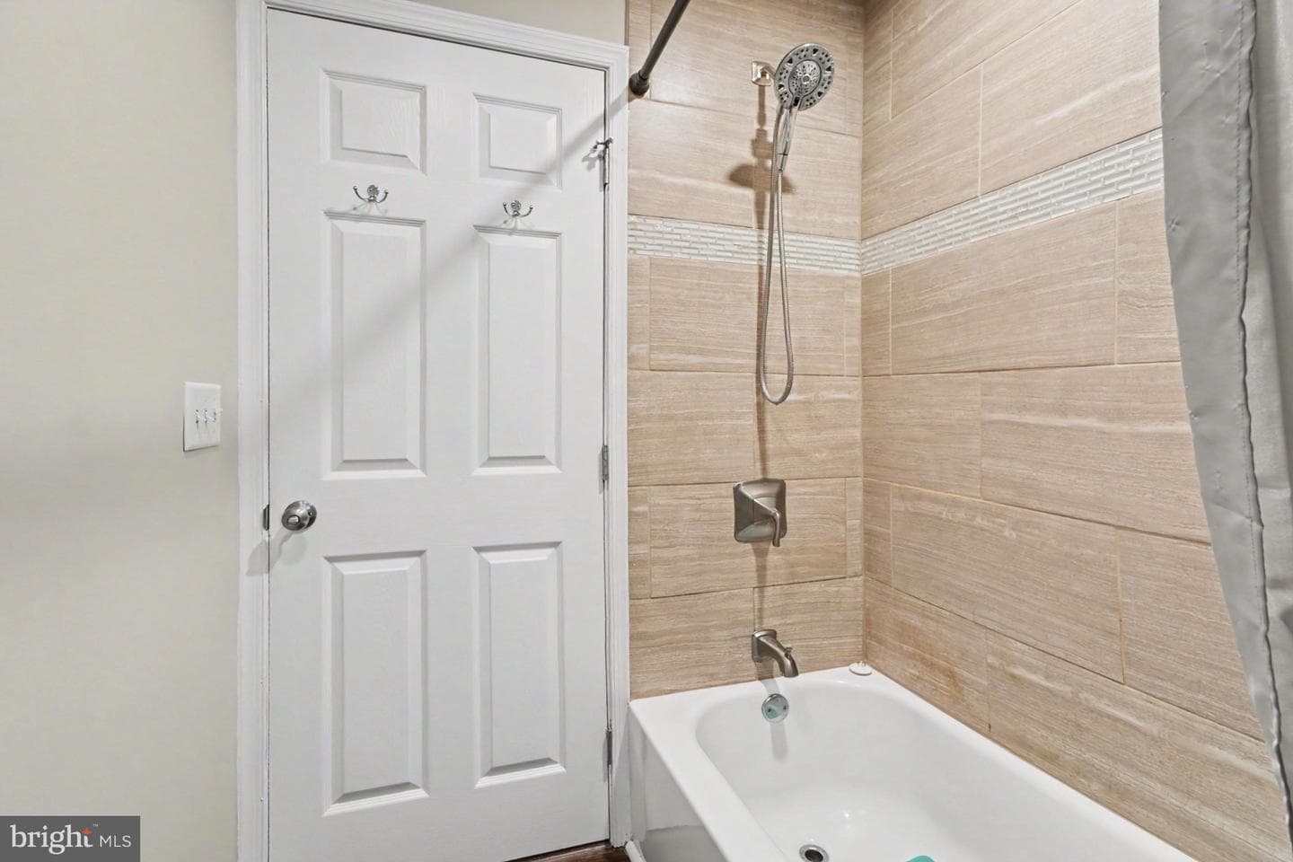 174 Hollywood Drive photo 20