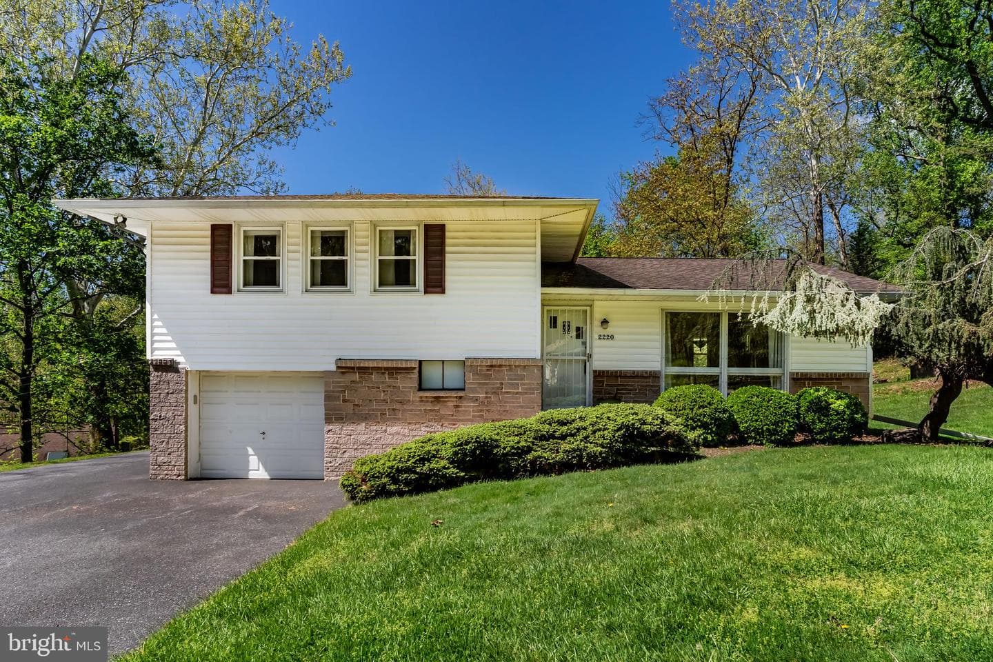 2220 Blue Mountain Parkway
