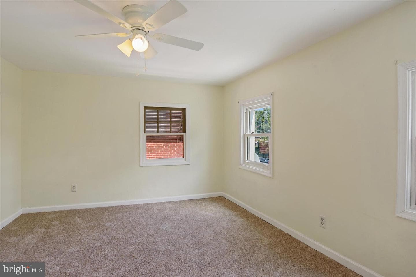 2266 Kensington Street photo 19
