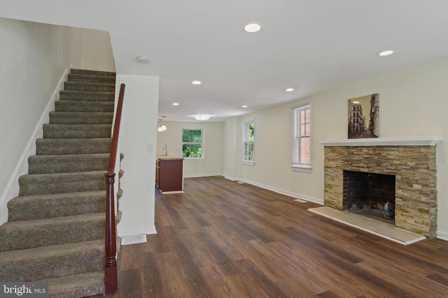 2266 Kensington Street photo 5