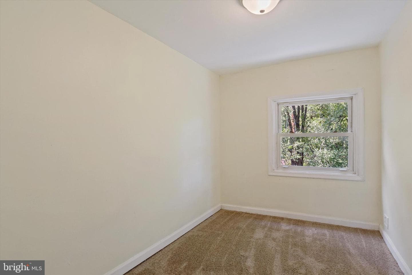 2266 Kensington Street photo 9