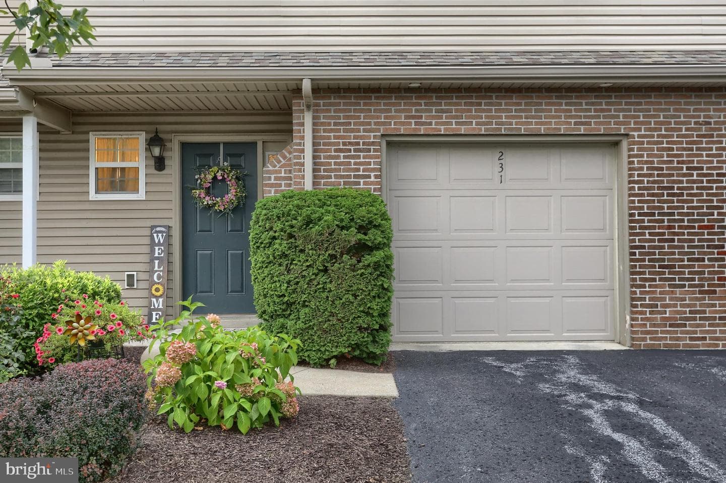 231 Thrush Drive photo 1