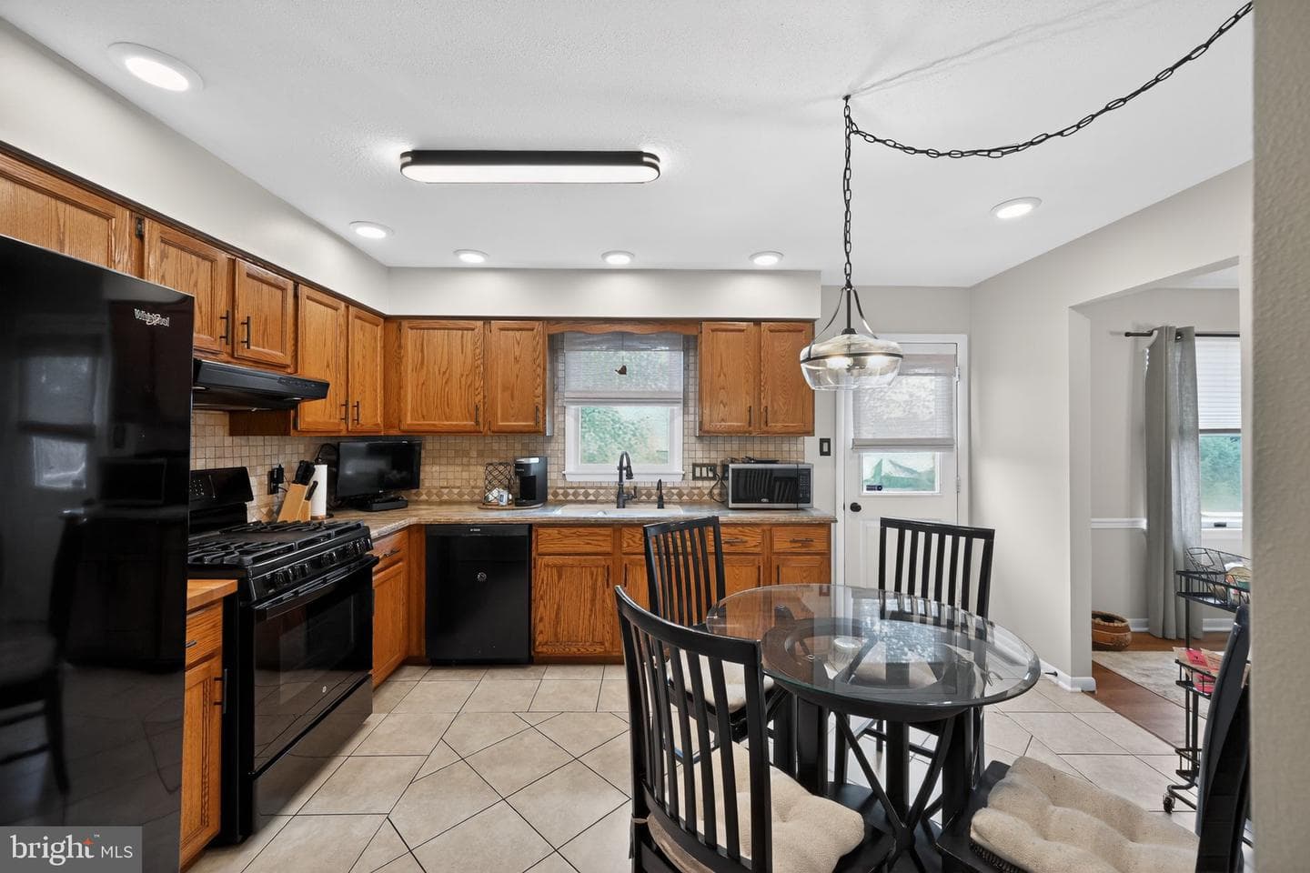 6415 Taunton Road photo 4