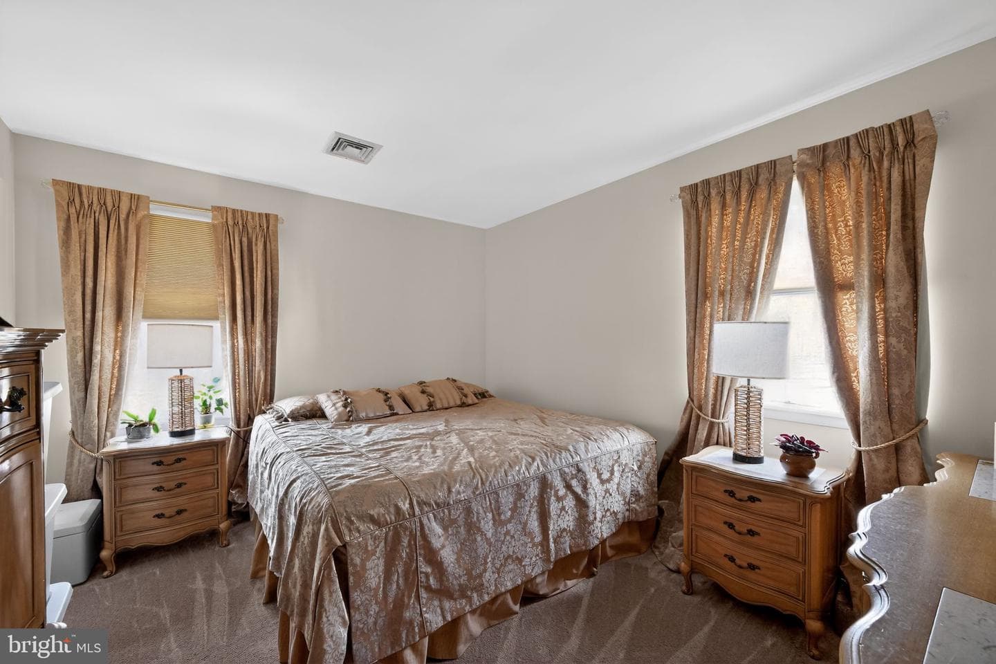 6415 Taunton Road photo 8