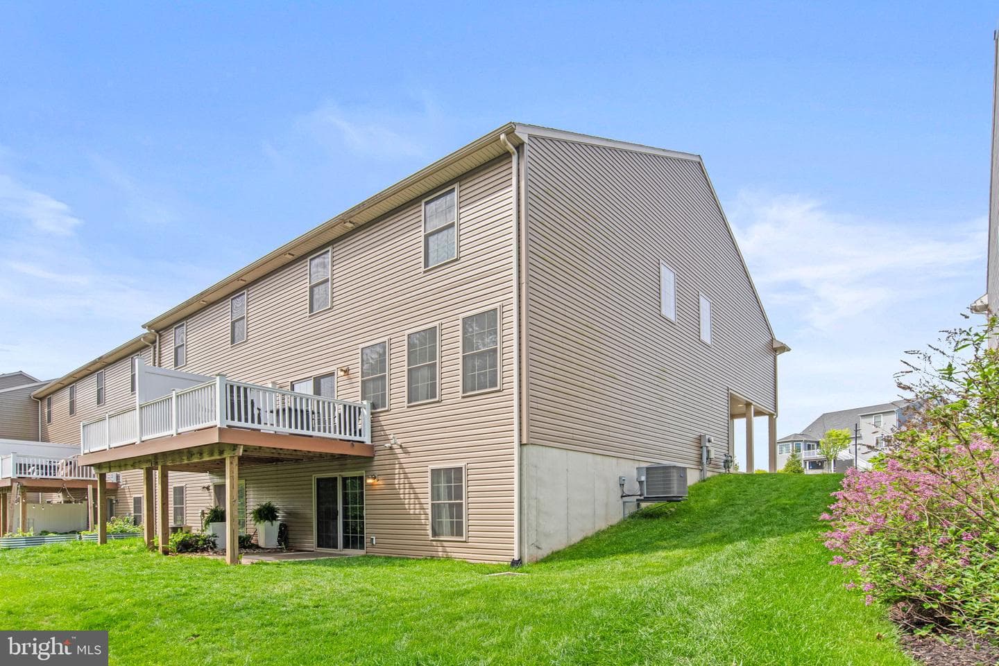 150 Sage Boulevard photo 36