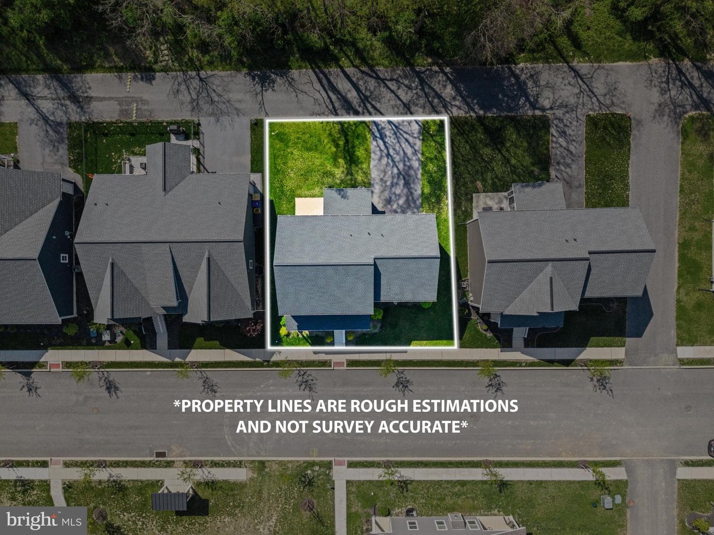 2425 Hawthorne Drive photo 4