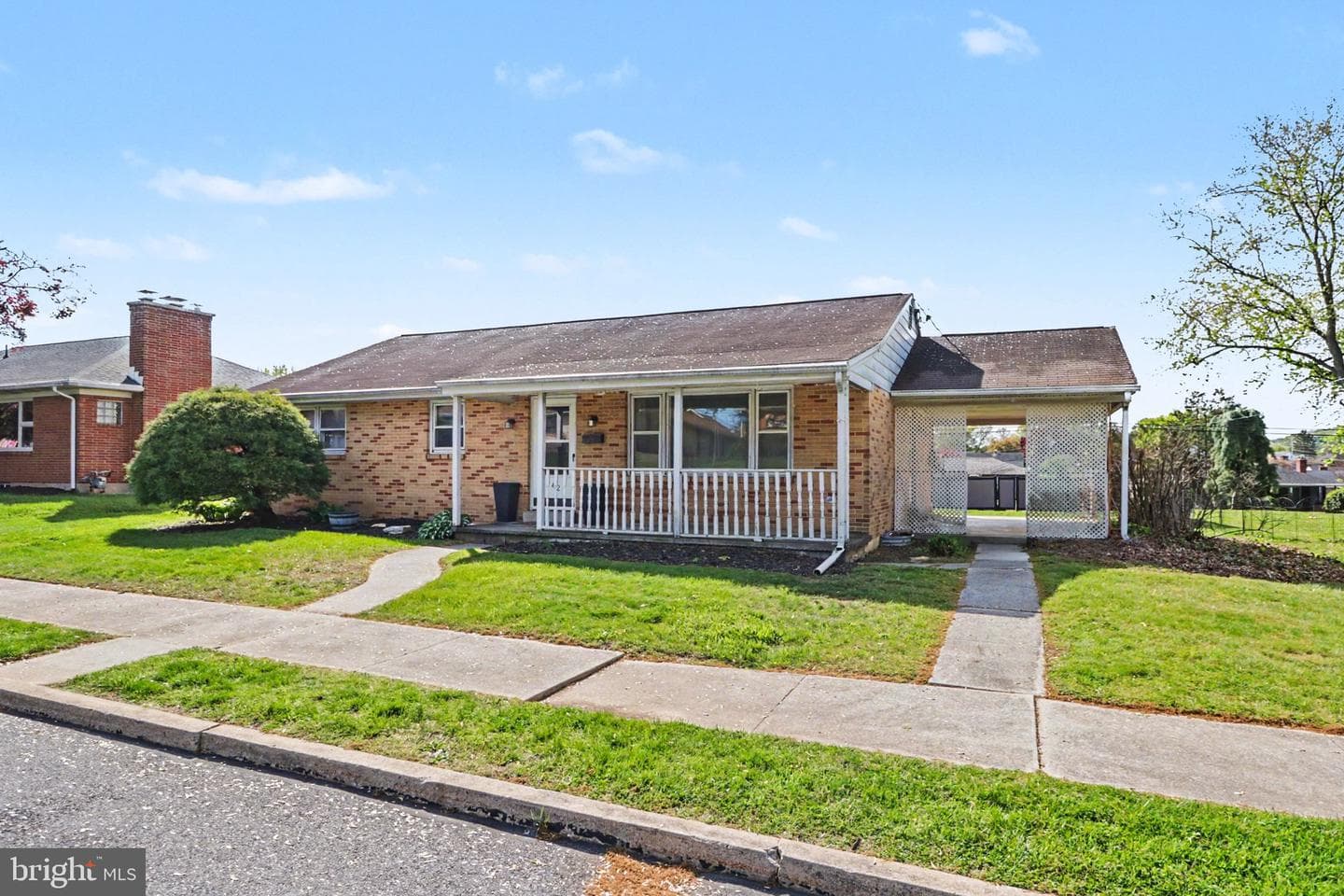 542 W Areba Avenue photo 2