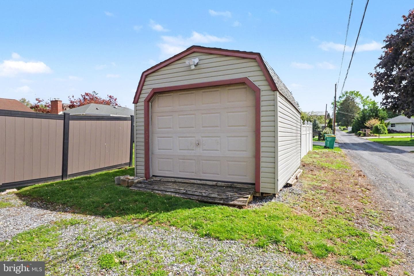 542 W Areba Avenue photo 31