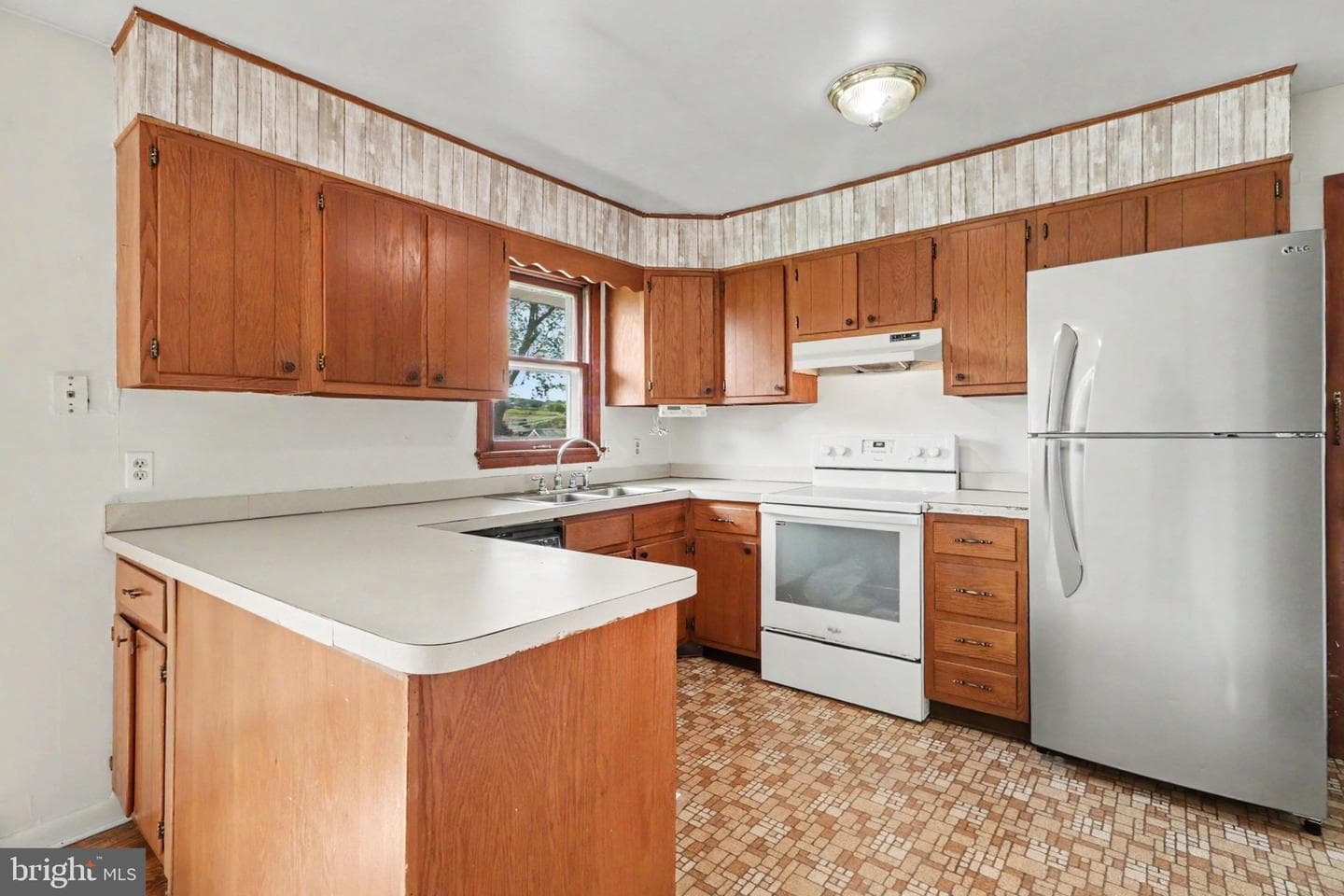 542 W Areba Avenue photo 8