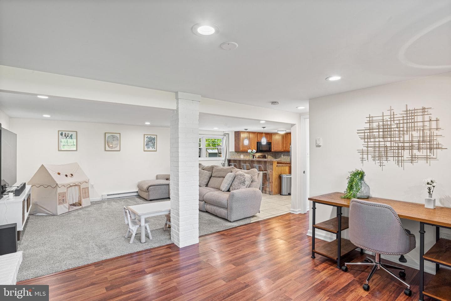 667 Locust Street photo 25