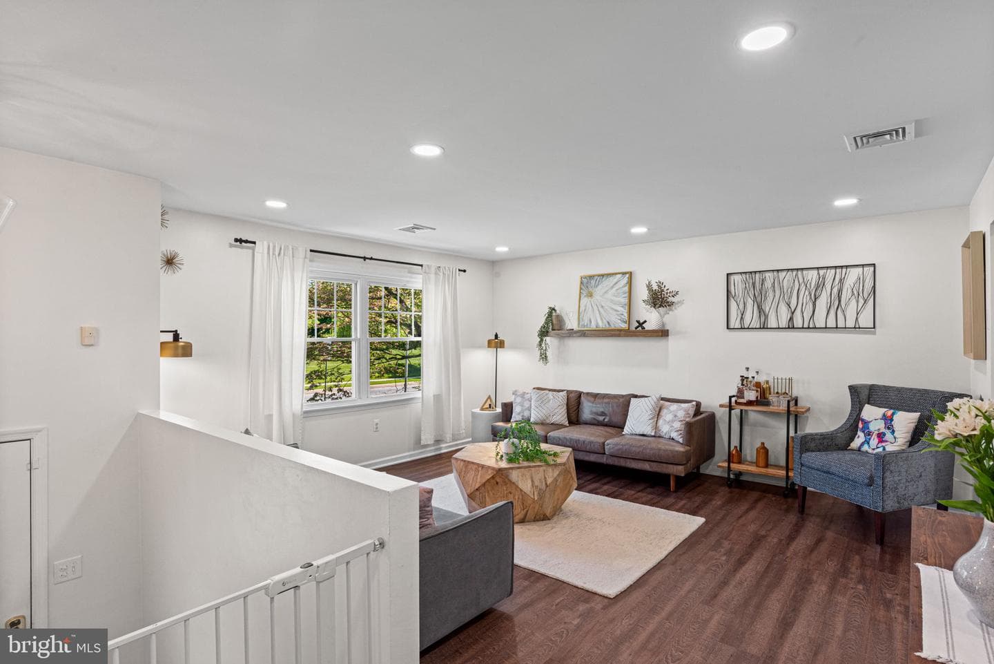667 Locust Street photo 3