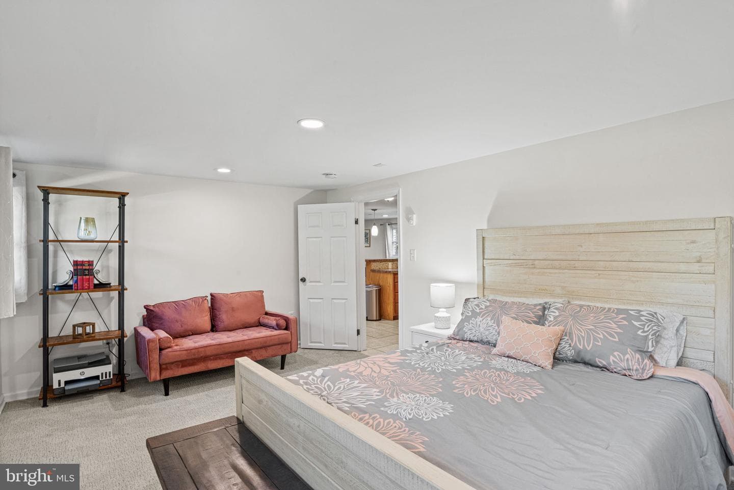 667 Locust Street photo 32