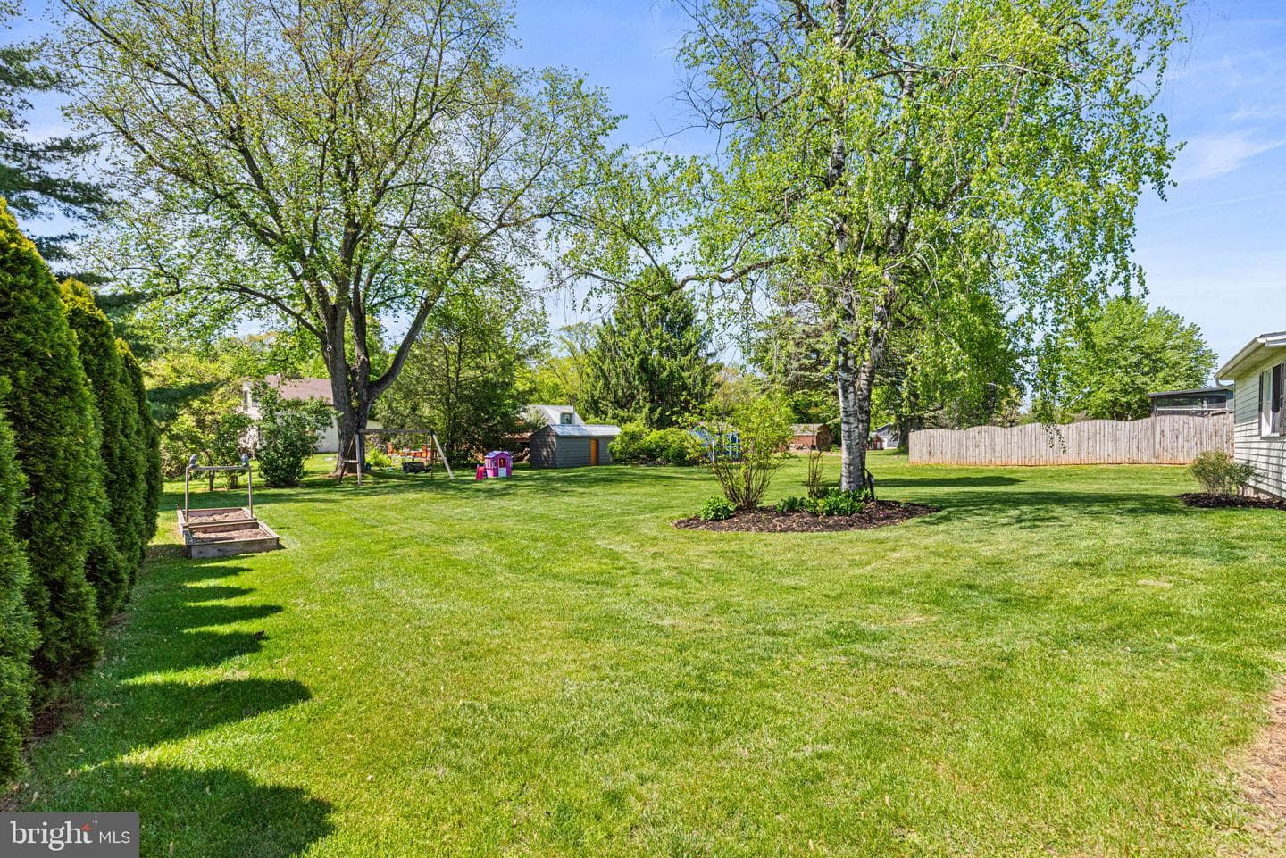 667 Locust Street photo 42