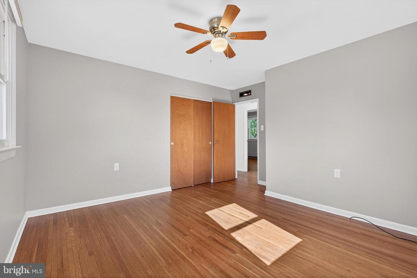 6210 Catherine Street photo 13